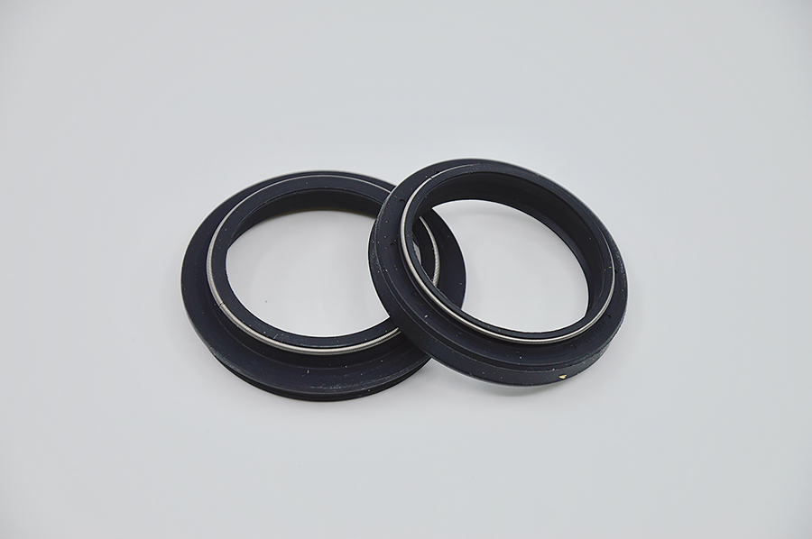 SKF Retén y guardapolvo color negro Yamaha 41x53.1x7.5
