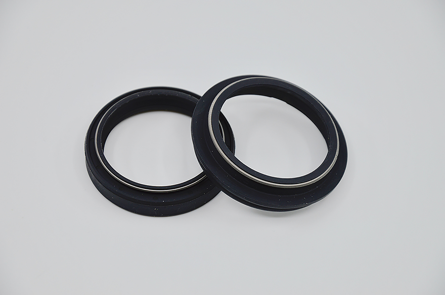 SKF Retén y guardapolvo color negro Showa 43x54x9