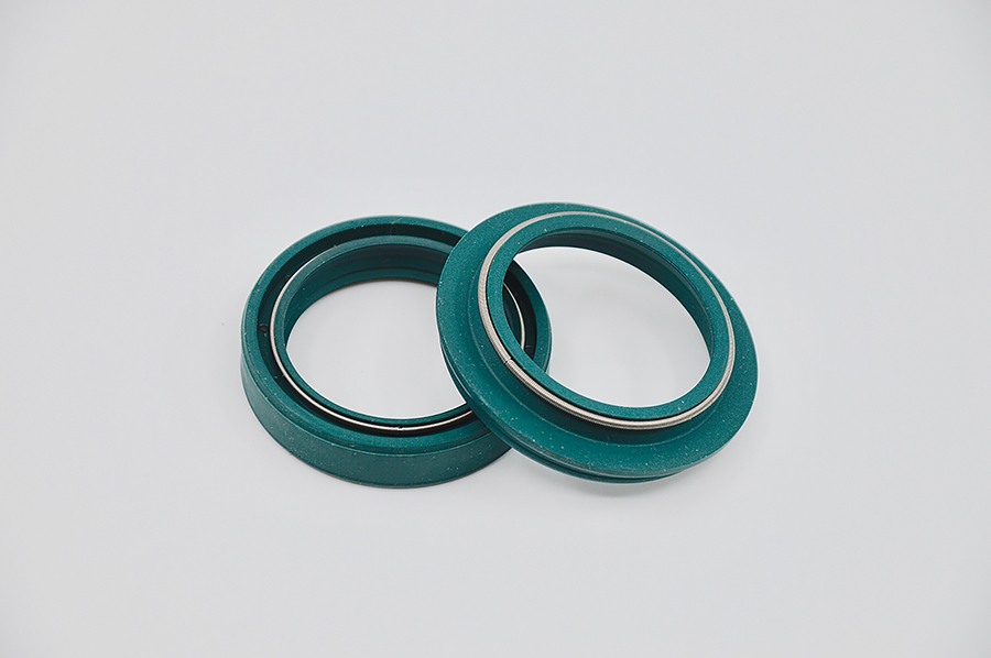 SKF Retén y guardapolvo color verde Showa 39x52x11